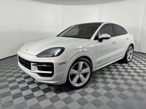 2025 Porsche Cayenne GTS