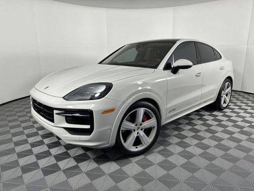 2025 Porsche Cayenne GTS