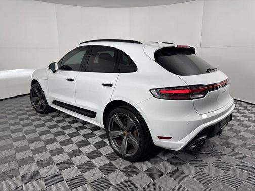 2023 Porsche Macan AWD