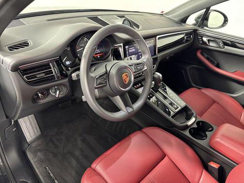 2025 Porsche Macan AWD