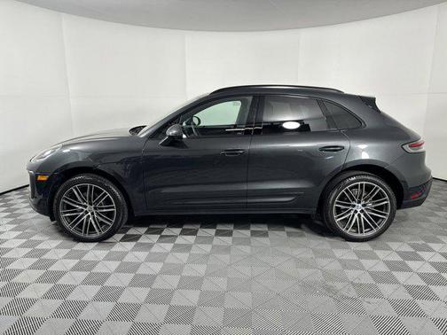 2025 Porsche Macan AWD