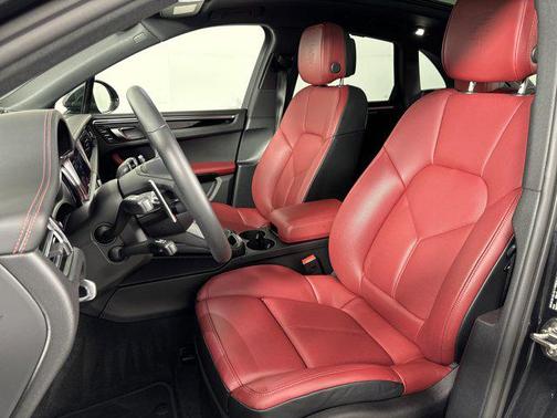 2025 Porsche Macan AWD