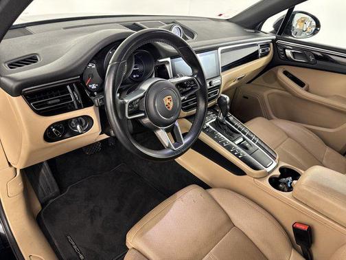 2020 Porsche Macan Base