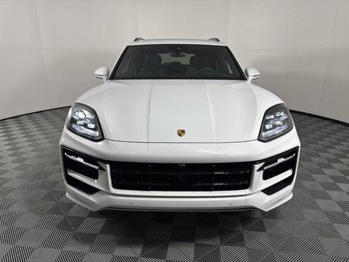 2025 Porsche Cayenne GTS
