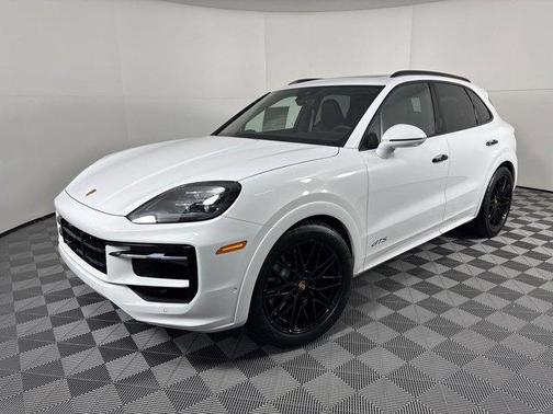 2025 Porsche Cayenne GTS