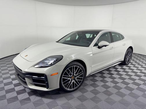 Chalk 2026 Porsche Panamera Panamera ()
