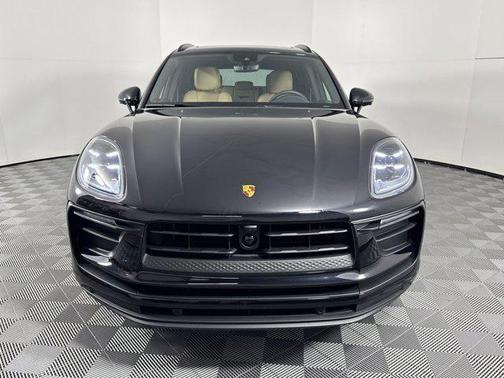 2026 Porsche Macan AWD