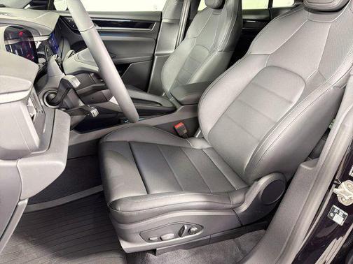 Jet Black Metallic 2026 Porsche Macan Macan Electric