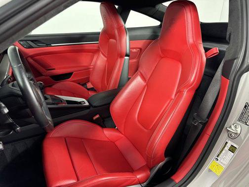 2022 Porsche 911 GT3 w/Touring Package