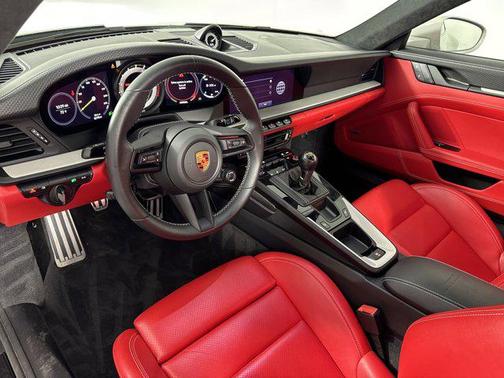 2022 Porsche 911 GT3 w/Touring Package