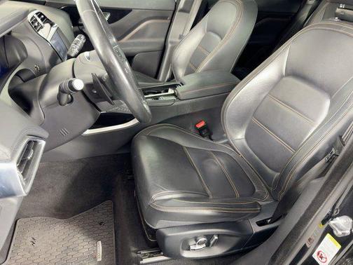 2019 Jaguar F-PACE 25t Prestige