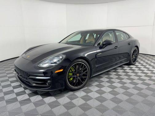 2023 Porsche Panamera 4