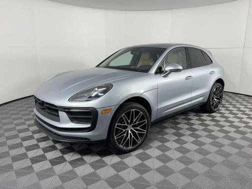 Dolomite Silver Metallic 2026 Porsche Macan Macan