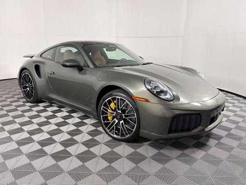 Aventurine Green Metallic 2026 Porsche 911 Turbo S