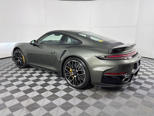 Aventurine Green Metallic 2026 Porsche 911 Turbo S
