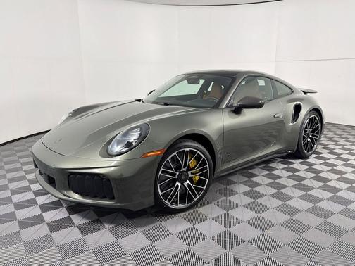 Aventurine Green Metallic 2026 Porsche 911 Turbo S