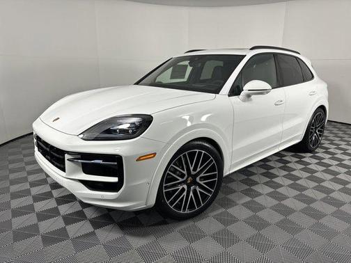 2025 Porsche Cayenne GTS