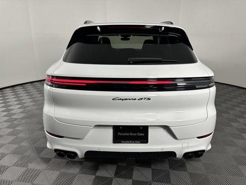 2025 Porsche Cayenne GTS