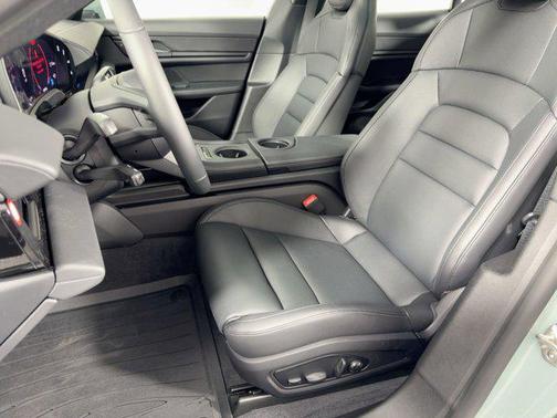 2026 Porsche Taycan 4