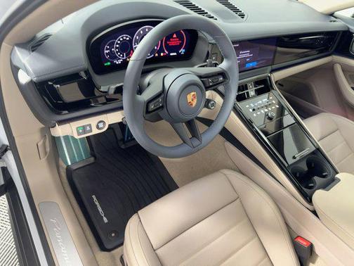 2026 Porsche Panamera RWD