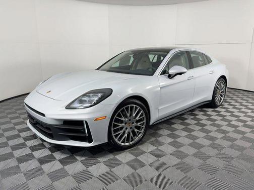2026 Porsche Panamera RWD