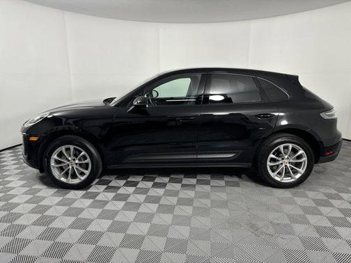 2022 Porsche Macan Base