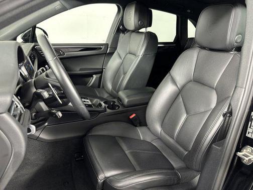 2022 Porsche Macan Base