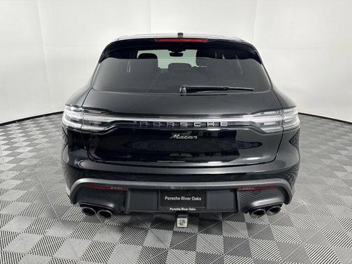 2022 Porsche Macan Base