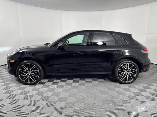 2025 Porsche Macan AWD