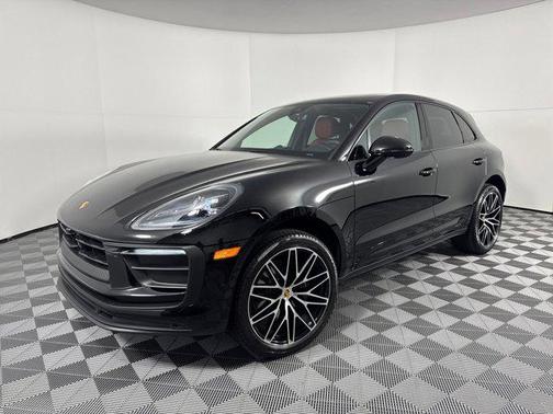 2025 Porsche Macan AWD