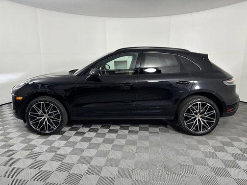 2025 Porsche Macan AWD