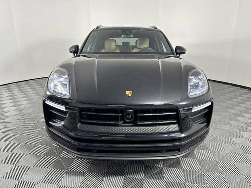 2025 Porsche Macan AWD