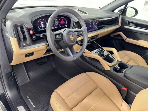 Chromite Black Metallic 2026 Porsche Cayenne Cayenne