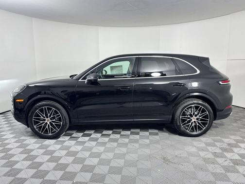 Chromite Black Metallic 2026 Porsche Cayenne Cayenne
