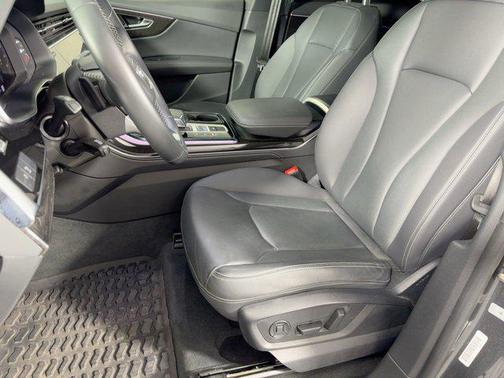 2024 Audi Q8 55 Premium Plus