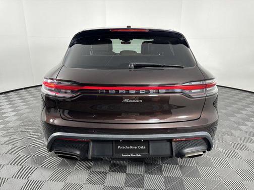 2022 Porsche Macan Base