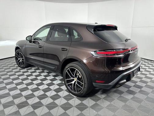 2022 Porsche Macan Base