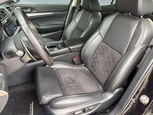 Super Black 2017 Nissan Maxima 3.5 SR