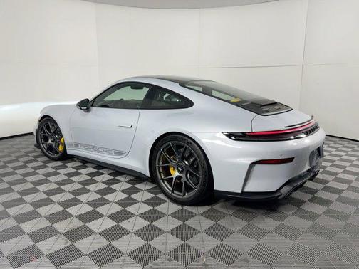 2026 Porsche 911 GT3 w/Touring Package