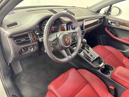 2025 Porsche Macan GTS