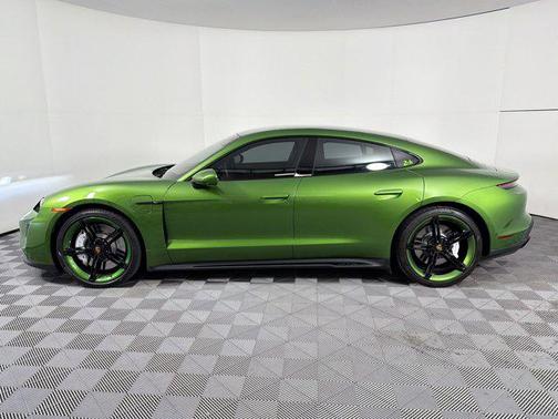 Mamba Green Metallic 2023 Porsche Taycan GTS