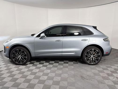 Dolomite Silver Metallic 2026 Porsche Macan Macan