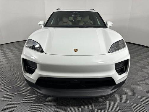 2025 Porsche Macan 4S