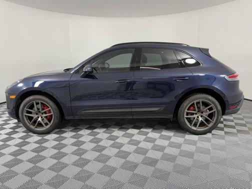 2022 Porsche Macan Base