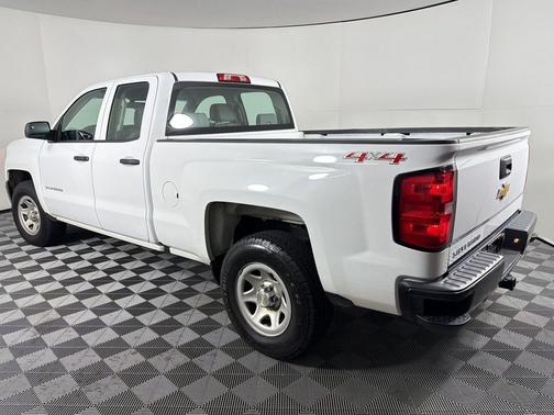 Summit White 2017 Chevrolet Silverado 1500 WT