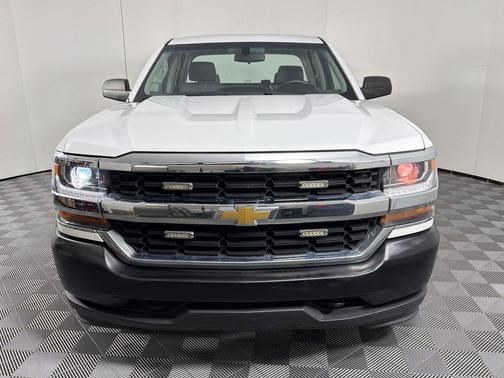 Summit White 2017 Chevrolet Silverado 1500 WT