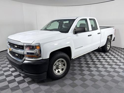 Summit White 2017 Chevrolet Silverado 1500 WT