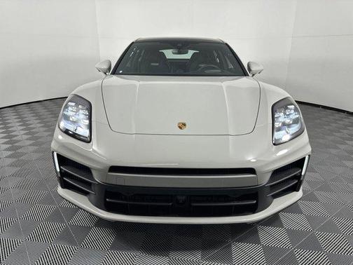 2025 Porsche Panamera 4