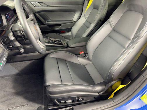 2025 Porsche 911 Carrera