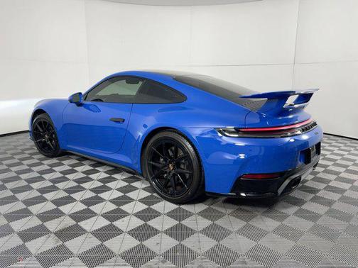 2025 Porsche 911 Carrera